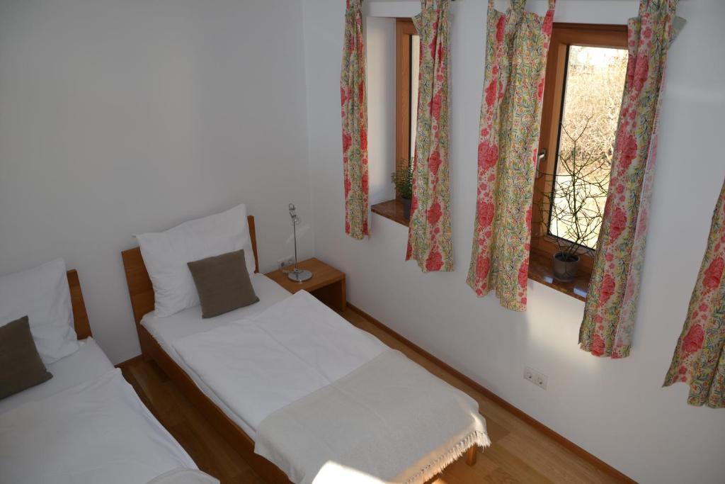 Wein + Bett Wiedeck Stetten Habitación foto